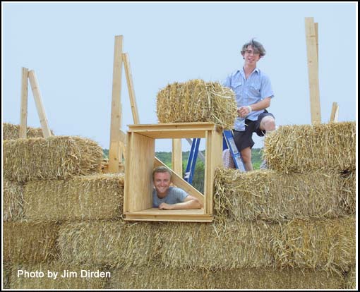 straw-house_hmf03_cd1_0482