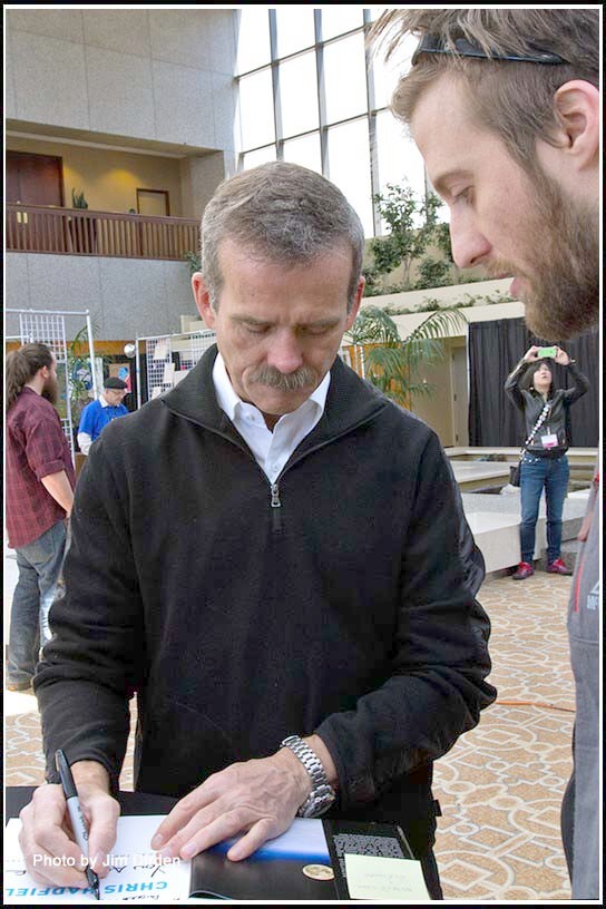 hadfield_book-signing_music-fair_ifac2015_04_7679