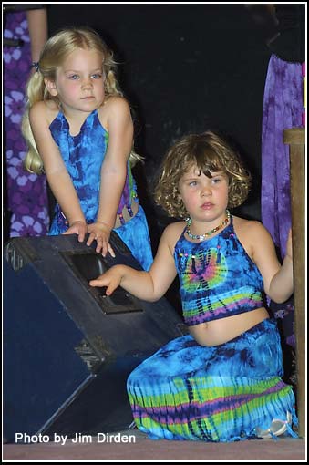 colvin_tie-dye-sisters_0058