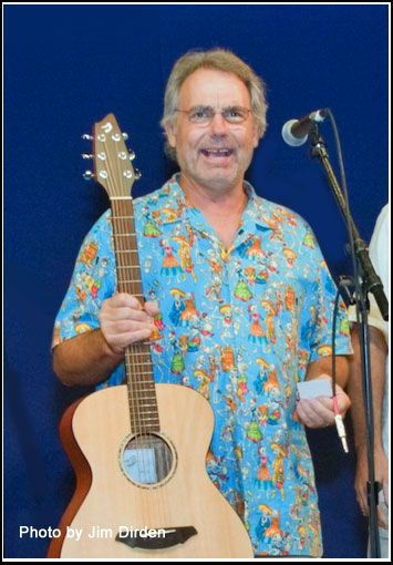 guitar-raffle_kwmf08_dvd3_2861