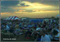 crowd-sunset_wf01_cd2_0032.jpg (46581 bytes)