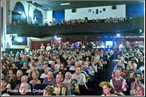 crowd-crystal_wgff10_dvd4_0076