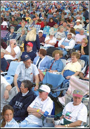 crowd_oibf02_cd3b_1212
