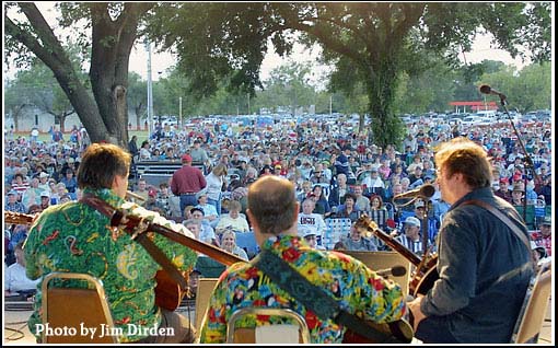 crowd_oibf02_cd3b_1213